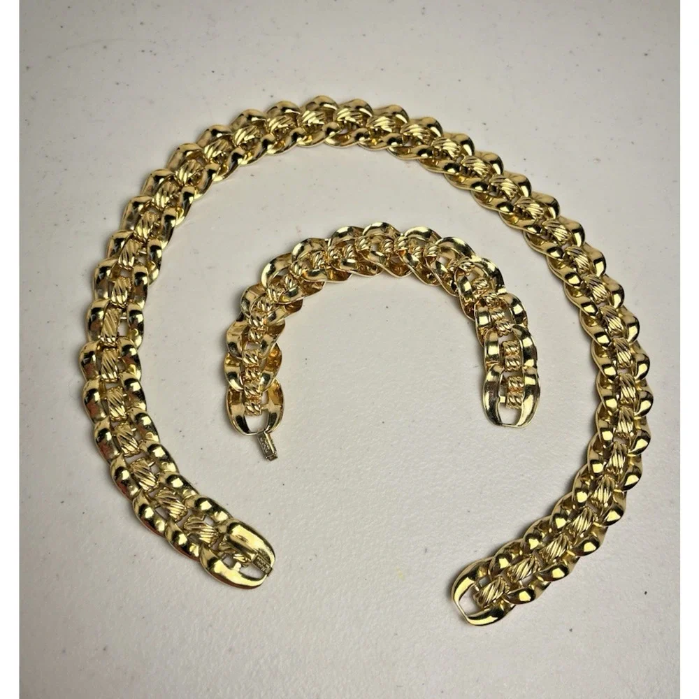 Vintage Napier 80s Chunky Gold Tone Set Link Chain Necklace Bracelet & Earrings